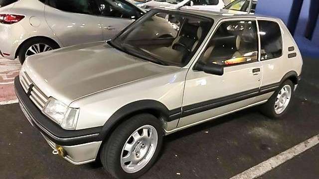 Peugeot 205