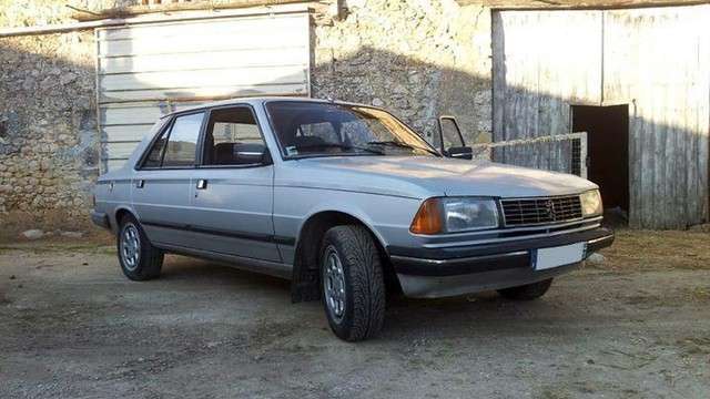 Peugeot 305